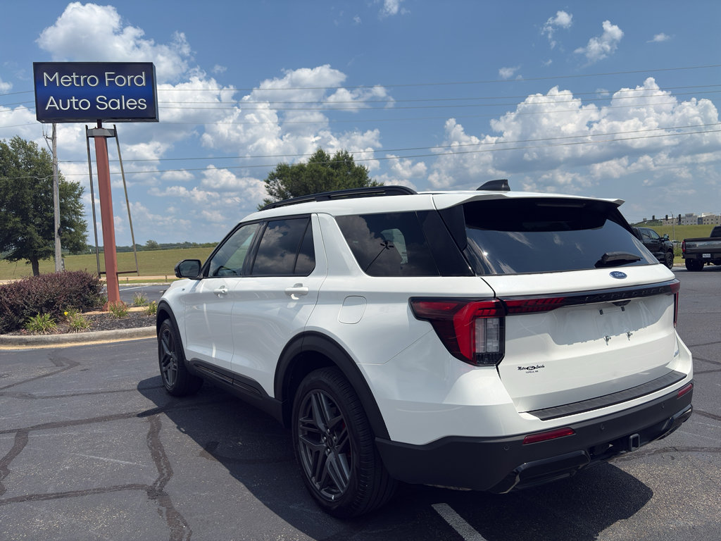 Certified 2025 Ford Explorer ST-Line w/ ST-Line Street Pack AWD/4WD image 7