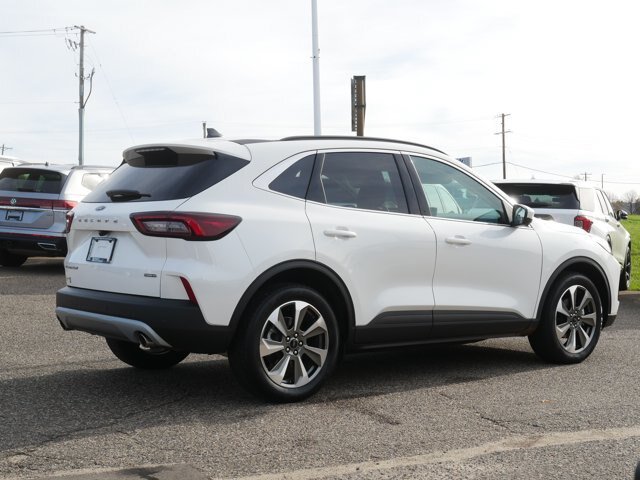 Certified 2023 Ford Escape Platinum AWD/4WD image 3