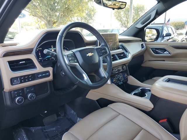 Used 2023 Chevrolet Suburban Premier image 18