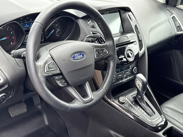 Certified 2018 Ford Focus Titanium w/ Titanium Technology Package FWD image 17