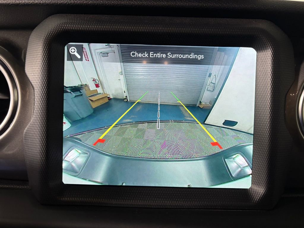 Used 2020 Jeep Gladiator Overland AWD/4WD image 16