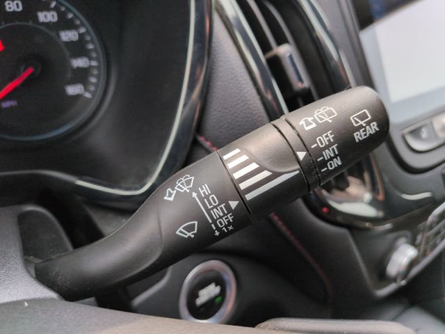 Used 2023 Chevrolet Equinox RS FWD image 38