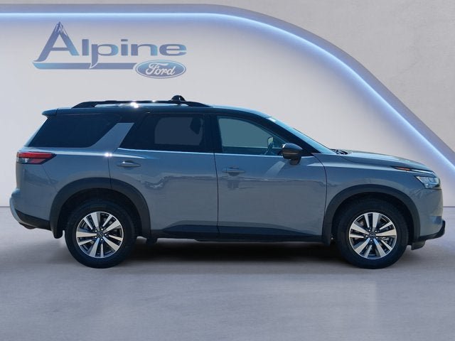 Used 2023 Nissan Pathfinder SL w/ Black Appearance Package AWD/4WD image 6