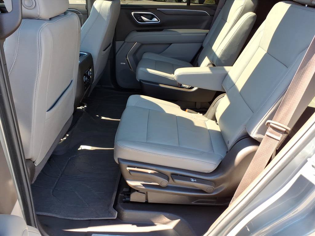 Used 2024 Chevrolet Tahoe Z71 w/ Luxury Package AWD/4WD image 6