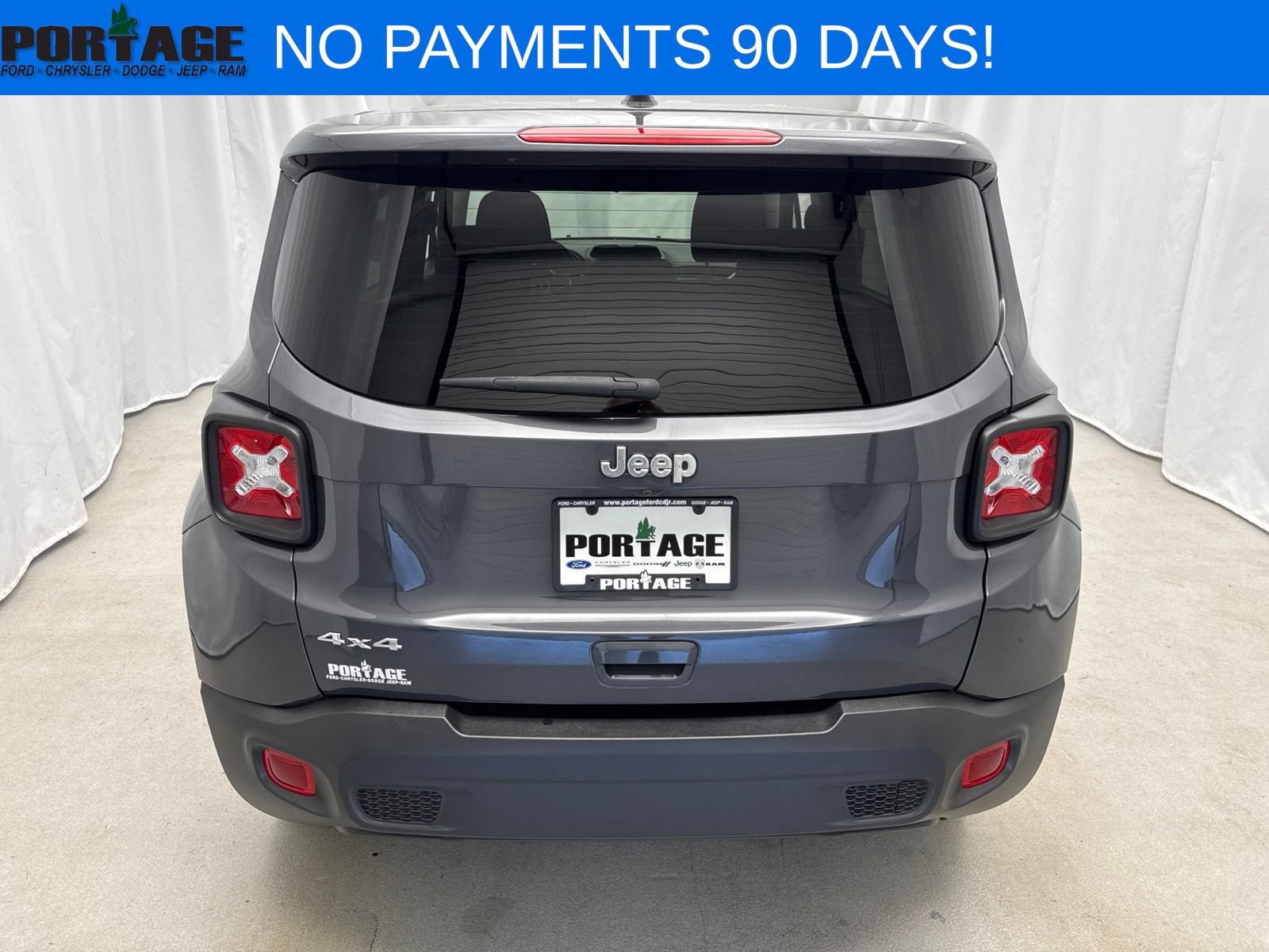 Used 2023 Jeep Renegade Latitude AWD/4WD image 3