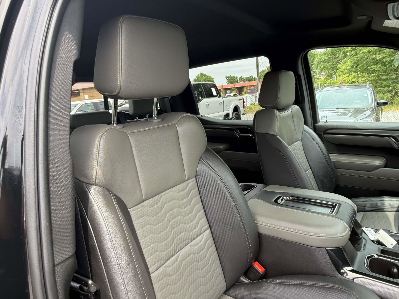 Used 2022 Chevrolet Silverado 1500 ZR2 w/ Technology Package AWD/4WD image 28