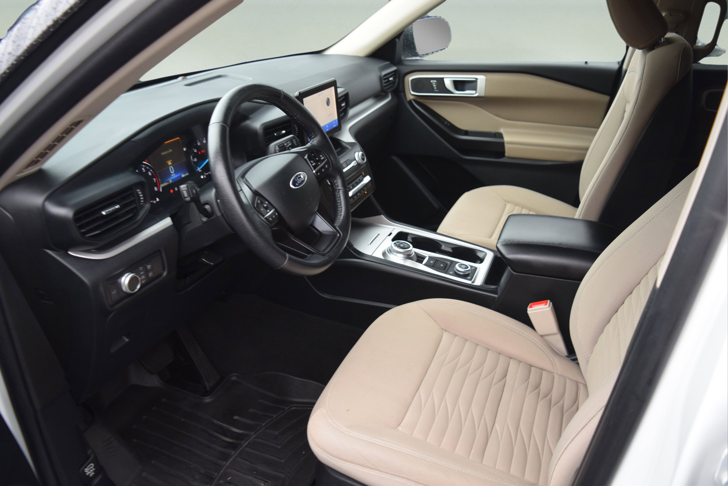 Certified 2020 Ford Explorer XLT w/ Class III Trailer Tow Package image 9