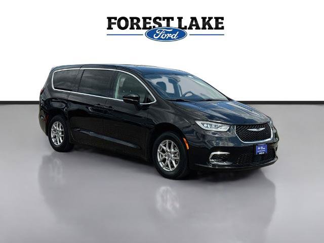 Used 2024 Chrysler Pacifica Touring-L FWD image 1