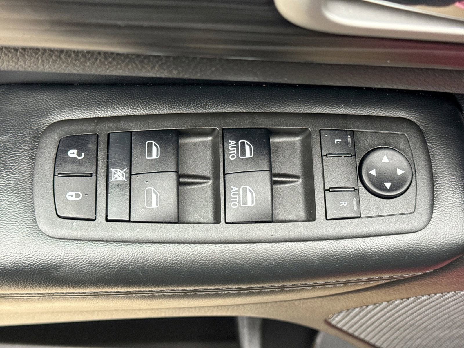 Used 2022 Jeep Grand Cherokee Altitude image 18