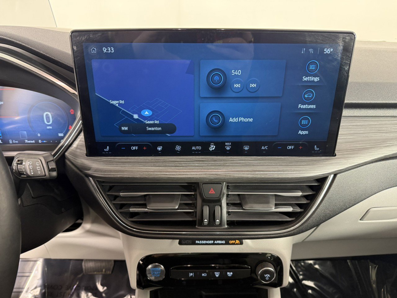Certified 2025 Ford Escape SE w/ PHEV Premium Package FWD image 19