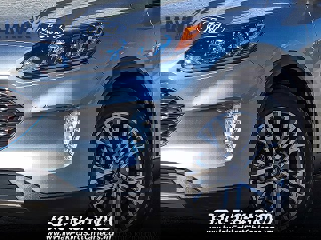 Certified 2022 Ford Escape SEL w/ Technology Package AWD/4WD image 3