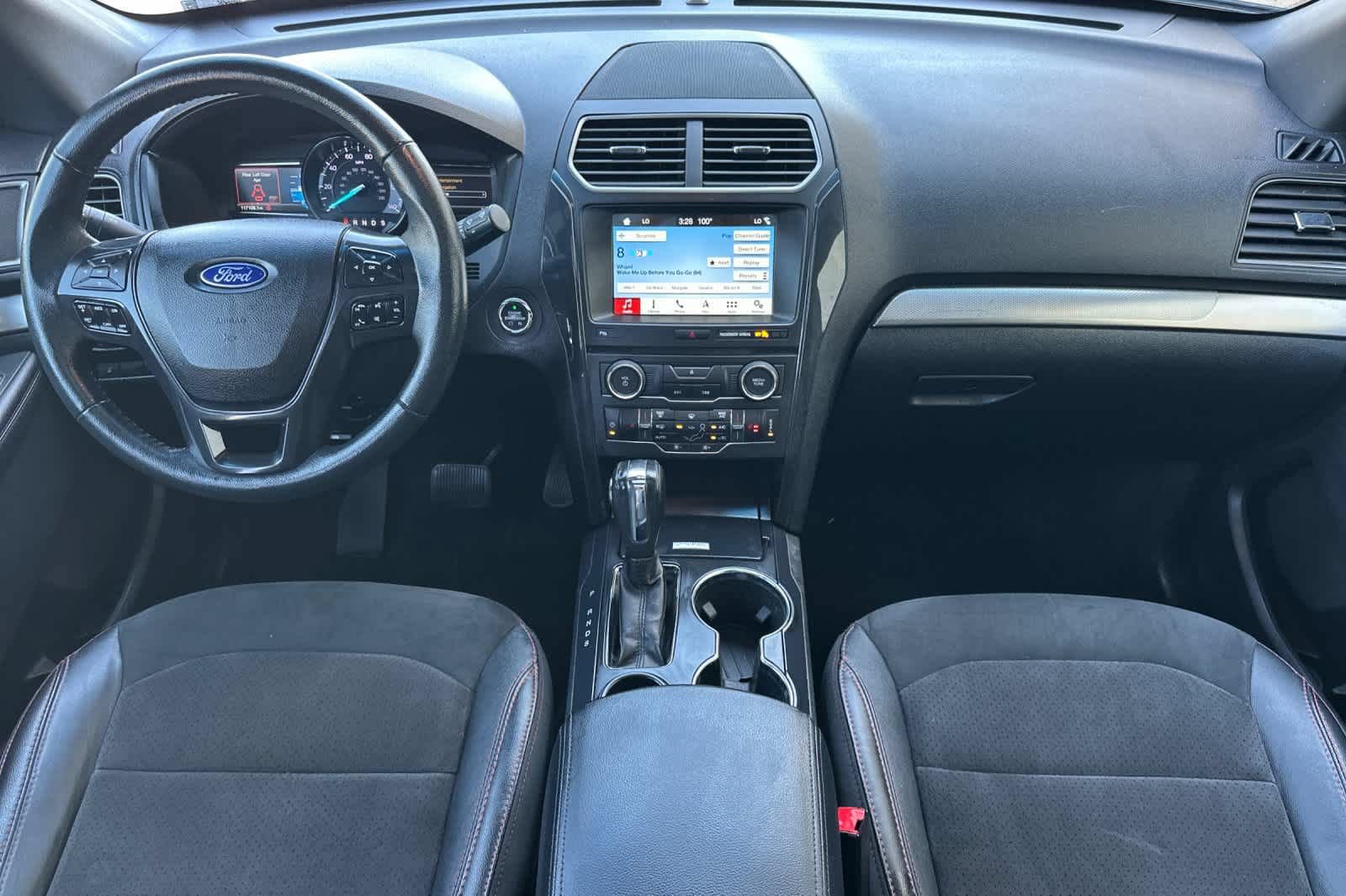 Certified 2018 Ford Explorer XLT w/ Equipment Group 202A FWD image 3