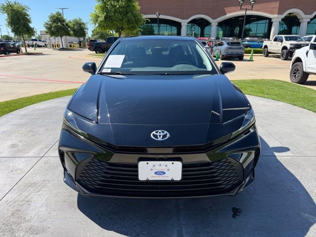 Used 2025 Toyota Camry LE image 2