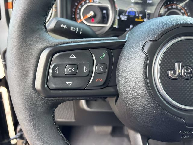 Used 2025 Jeep Gladiator Mojave w/ Safety Group AWD/4WD image 30
