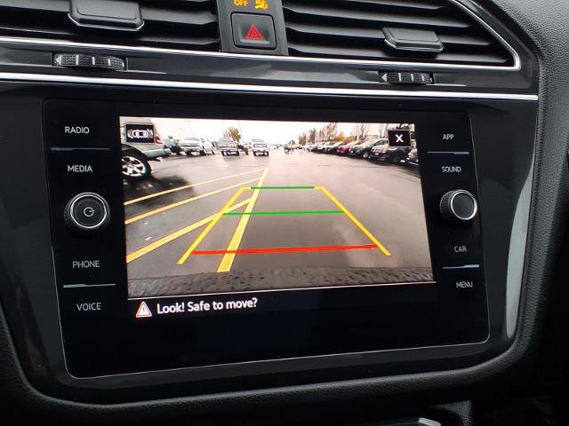 Used 2024 Volkswagen Tiguan SE R-Line w/ MDO Package, Two-Row AWD/4WD image 17