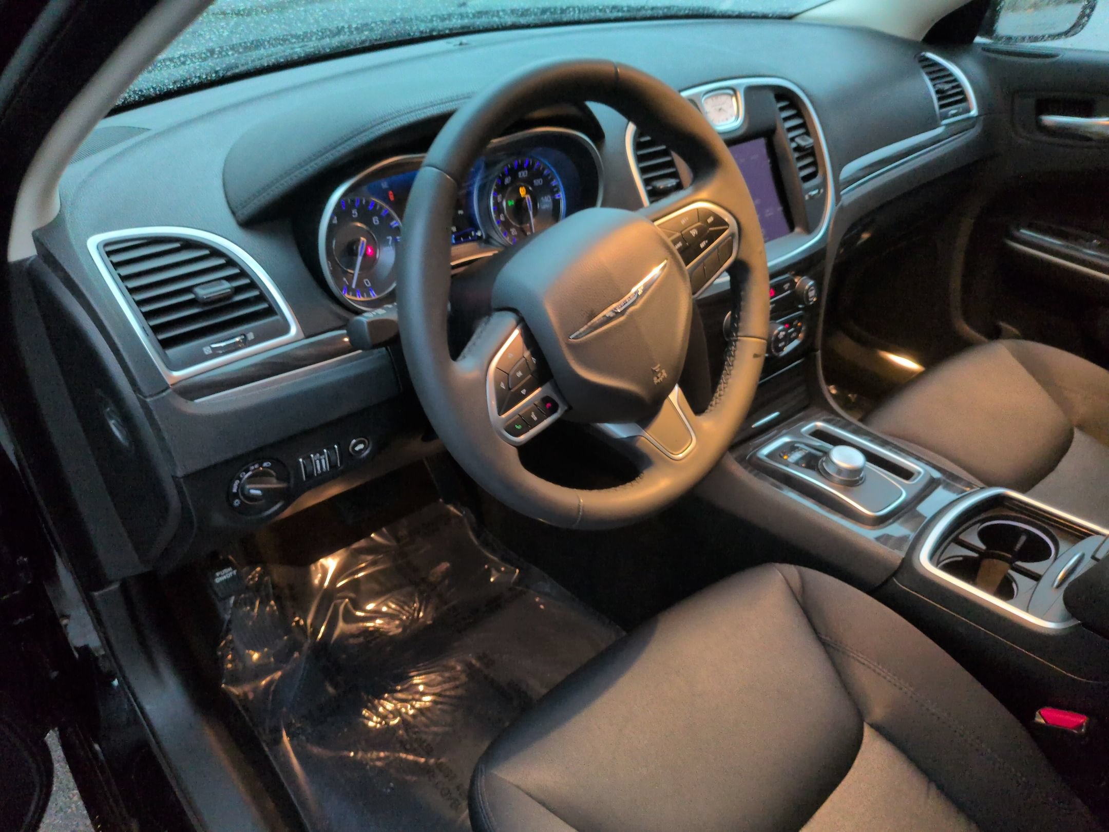 Used 2022 Chrysler 300 Touring w/ Sport Appearance Package RWD image 17