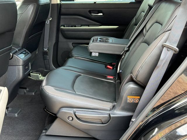 Used 2023 Nissan Pathfinder SL AWD/4WD image 40