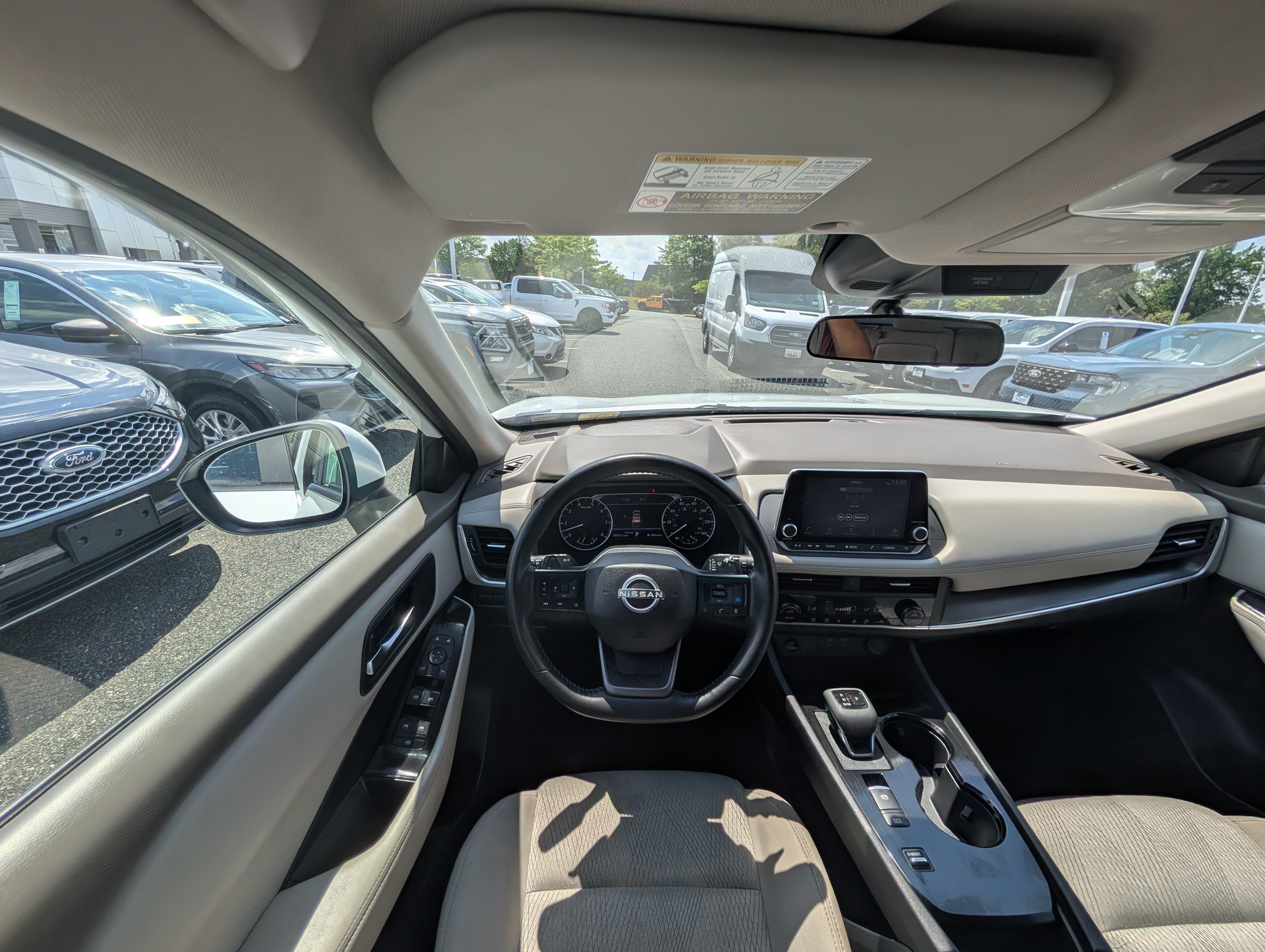 Used 2025 Nissan Rogue SV FWD image 16