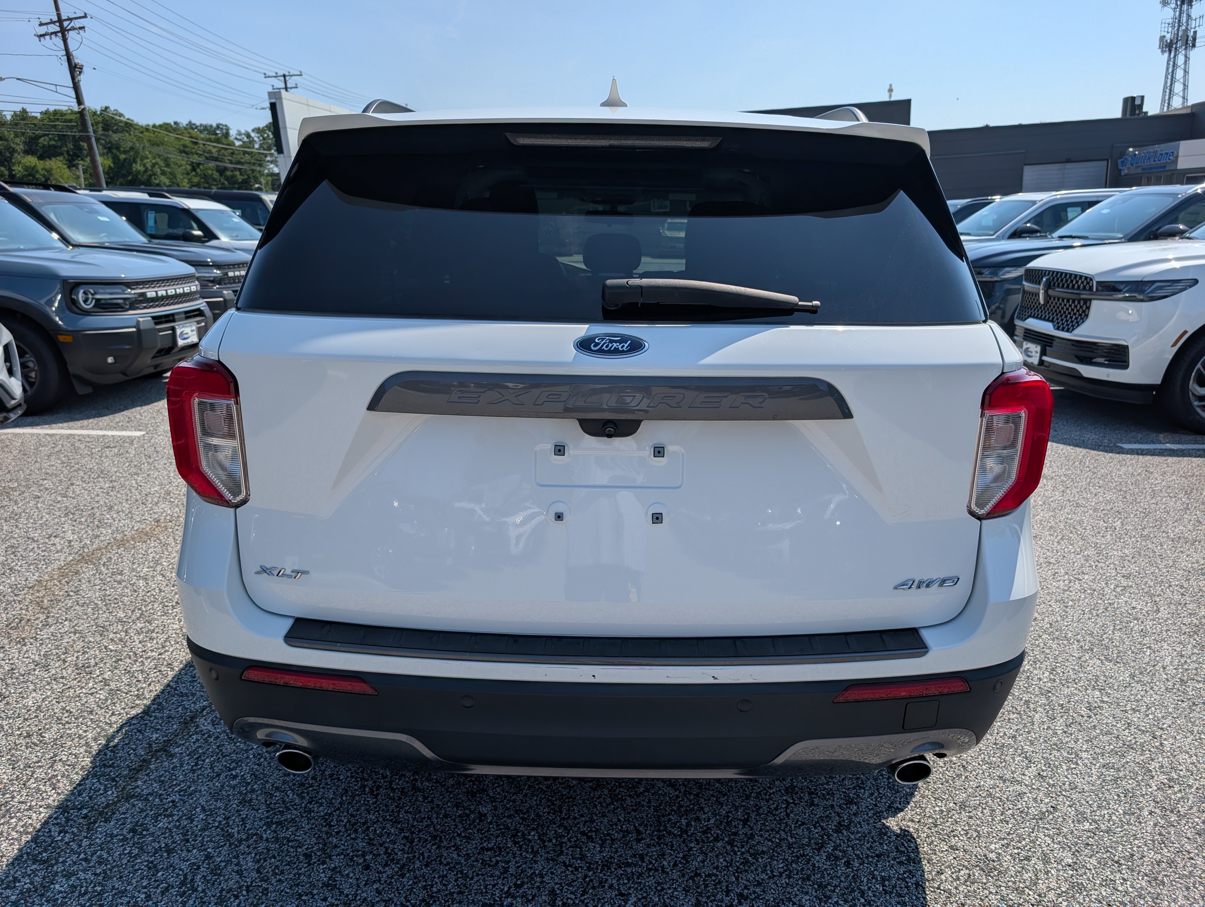 Certified 2022 Ford Explorer XLT w/ Equipment Group 202A AWD/4WD image 6