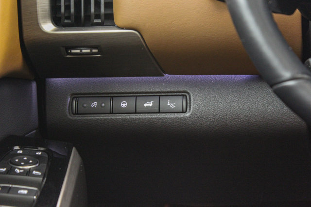 Used 2024 Nissan Pathfinder Platinum w/ Lighting Package (N93) AWD/4WD image 19