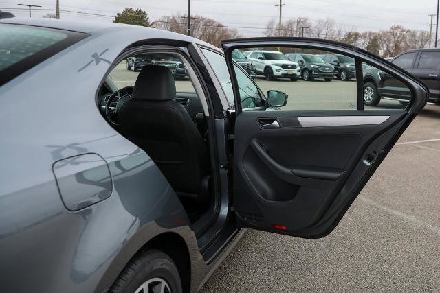 Used 2017 Volkswagen Jetta SE image 27