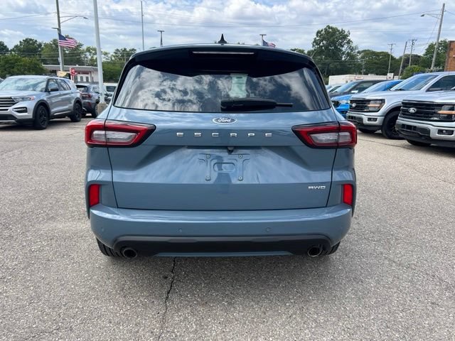 Certified 2023 Ford Escape ST-Line w/ Tech Pack #1 AWD/4WD image 5