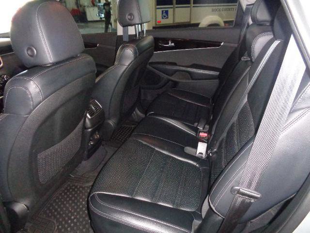 Used 2019 Kia Sorento EX image 7