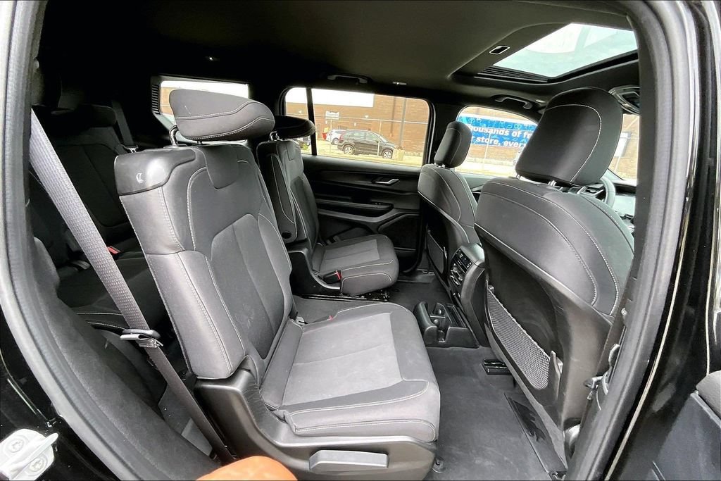 Used 2025 Jeep Grand Cherokee L Laredo AWD/4WD image 26