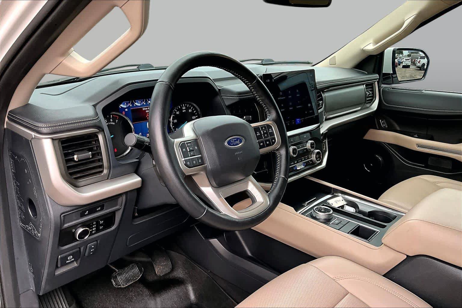 Certified 2024 Ford Expedition XLT RWD image 18