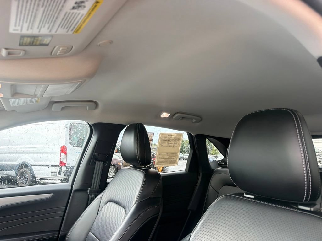 Certified 2024 Ford Escape Platinum AWD/4WD image 28