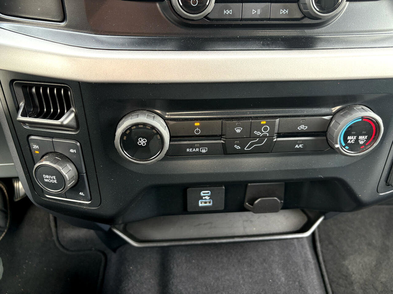 Certified 2023 Ford F150 XLT image 30