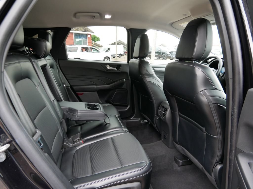 Certified 2024 Ford Escape Platinum AWD/4WD image 9