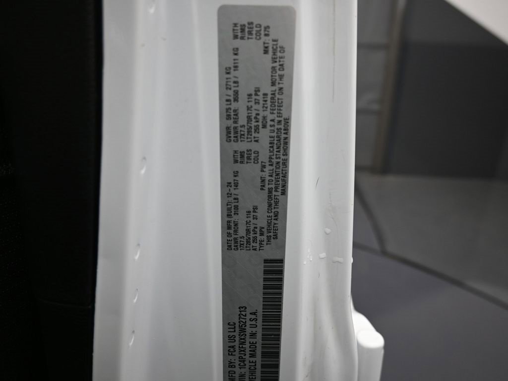 Used 2025 Jeep Wrangler Unlimited Rubicon image 19