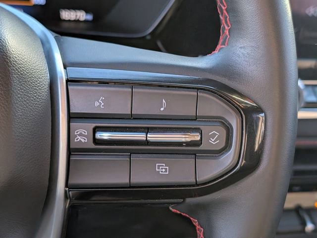 Used 2024 Chevrolet Colorado Z71 w/ Z71 Convenience Package 2 image 25