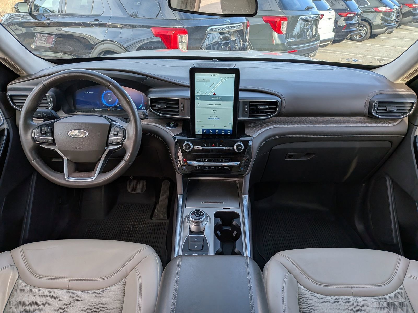 Certified 2021 Ford Explorer Platinum w/ Equipment Group 601A image 16