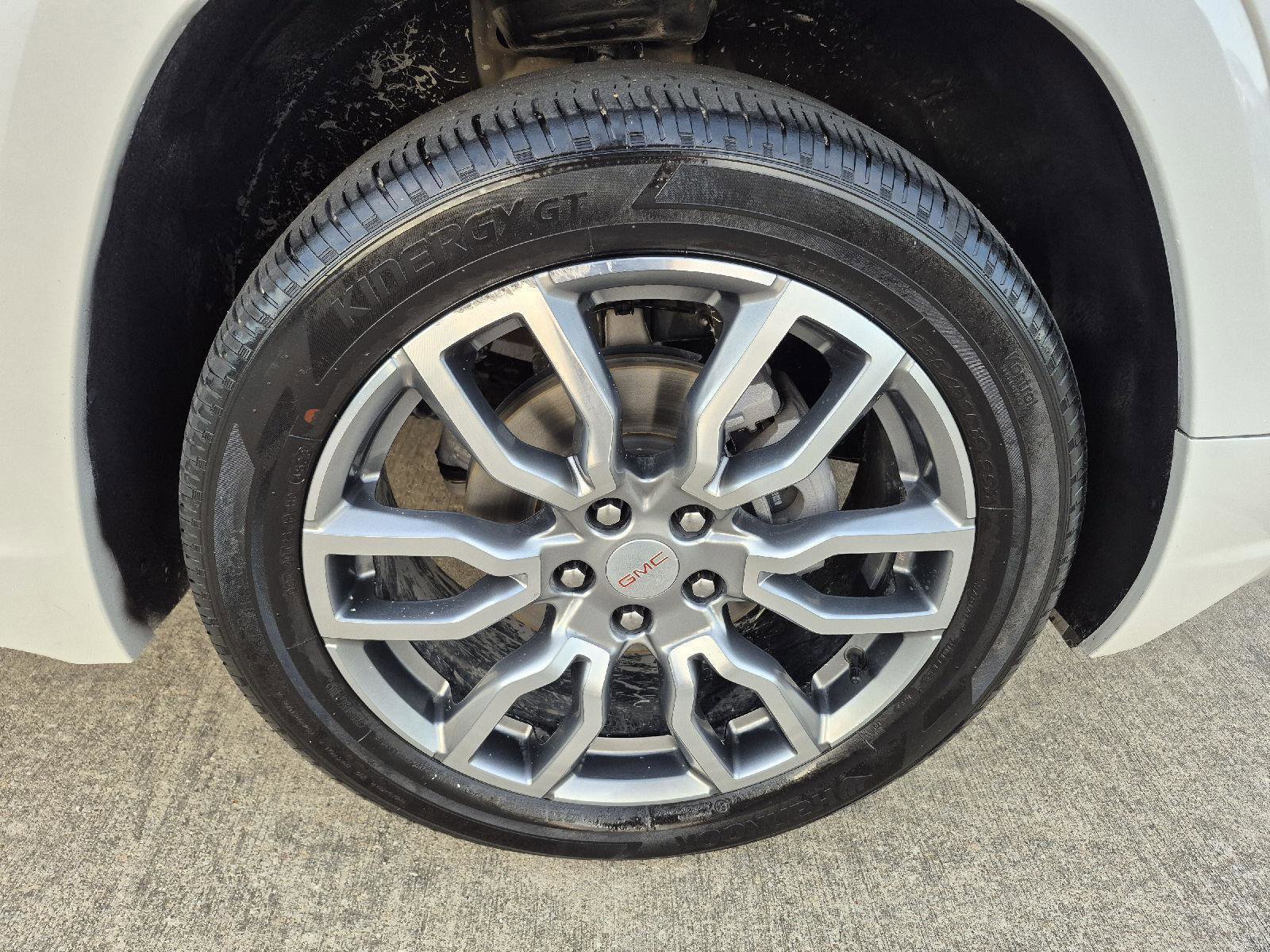 Used 2024 GMC Terrain Denali w/ Denali Premium Package image 25