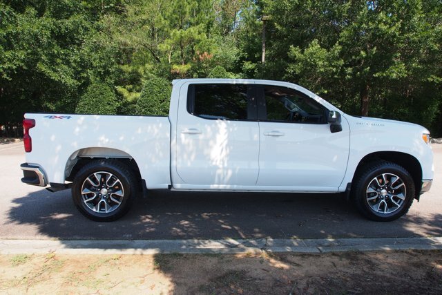 Used 2023 Chevrolet Silverado 1500 LT AWD/4WD image 9