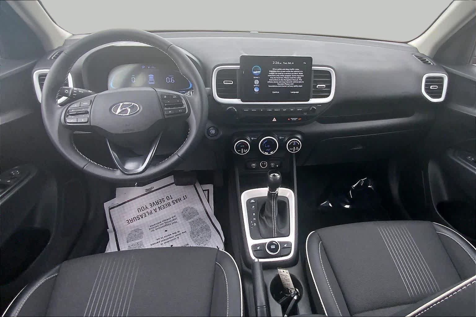 Used 2024 Hyundai Venue Limited FWD image 15