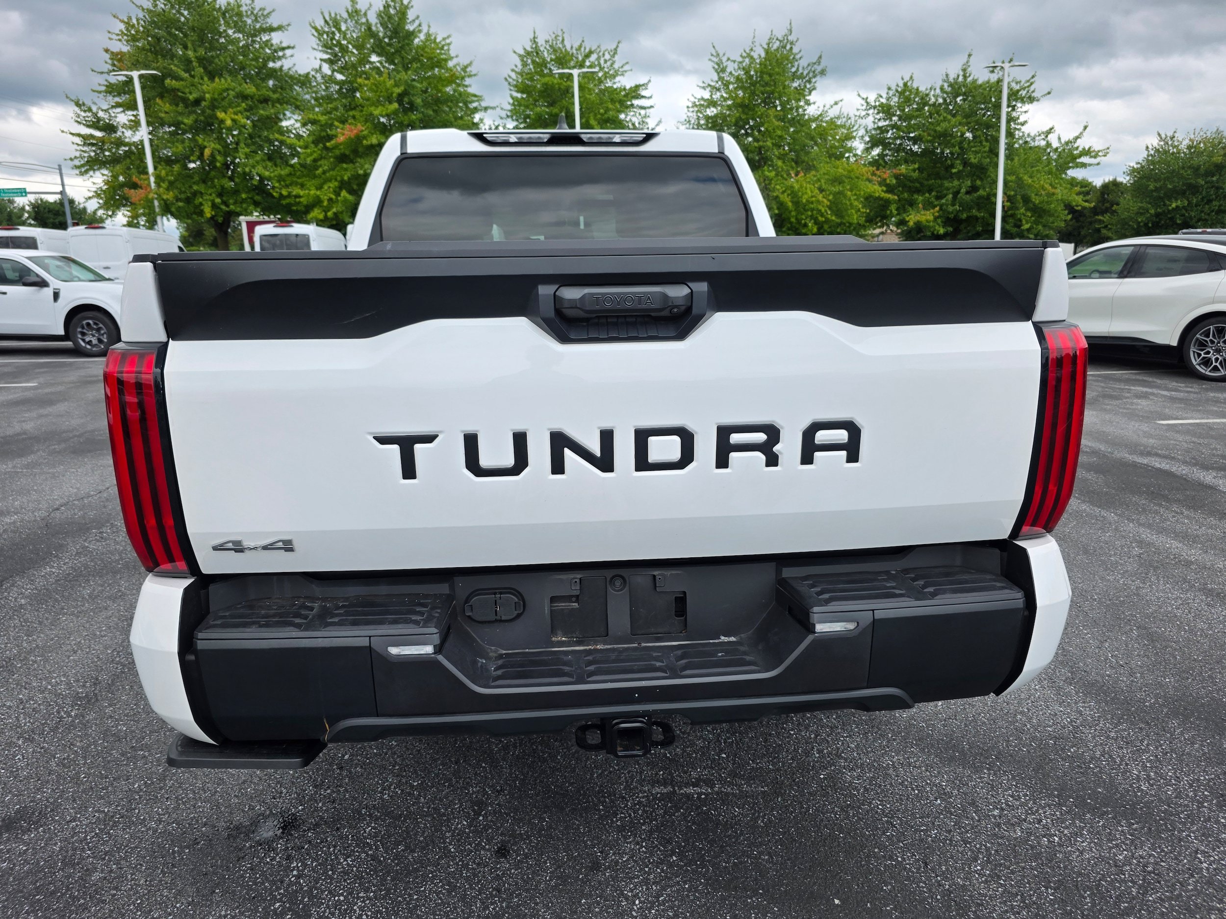 Used 2025 Toyota Tundra SR5 AWD/4WD image 4