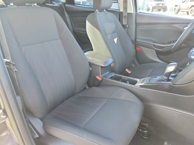 Certified 2018 Ford Focus SE w/ SE Appearance Package image 22
