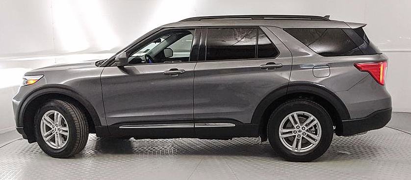 Certified 2023 Ford Explorer XLT image 2