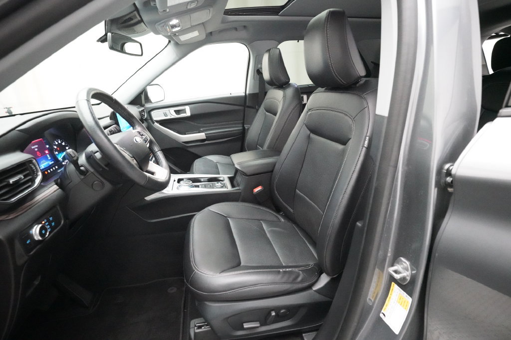 Certified 2021 Ford Explorer Limited w/ Equipment Group 301A AWD/4WD image 7