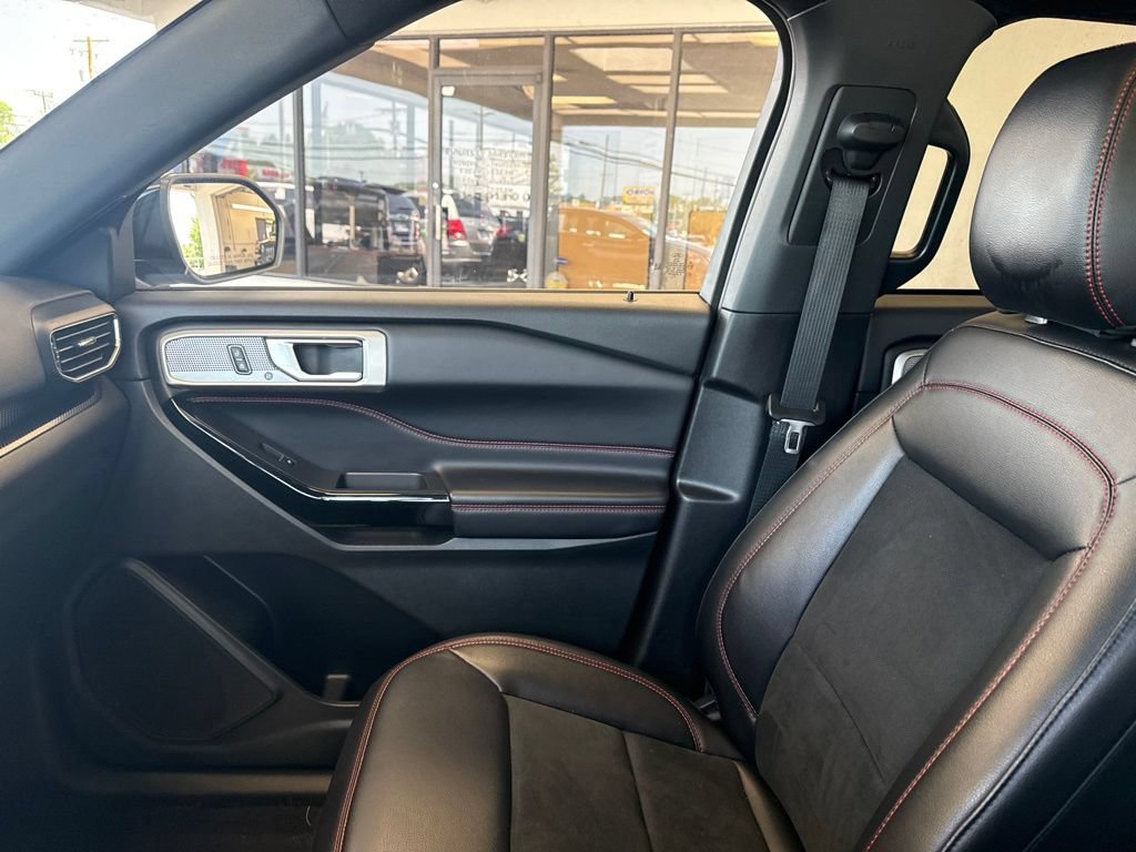 Certified 2023 Ford Explorer ST-Line w/ Class IV Trailer Tow Package AWD/4WD image 28