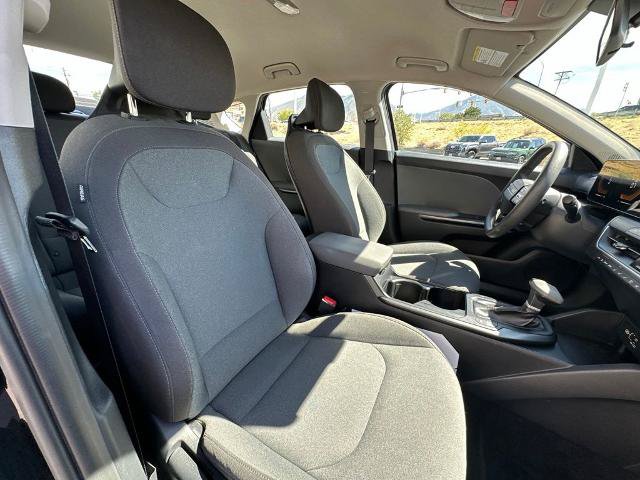 Used 2025 Kia K4 FWD image 31