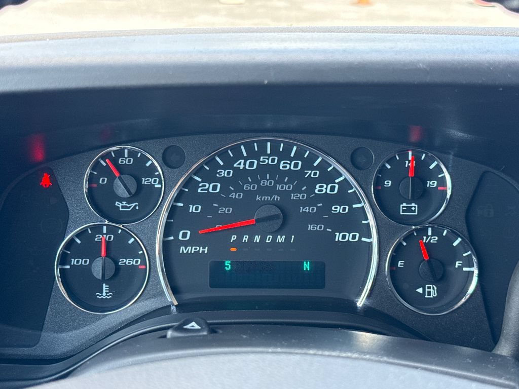Used 2022 Chevrolet Express 2500 w/ Driver Convenience Package RWD image 17