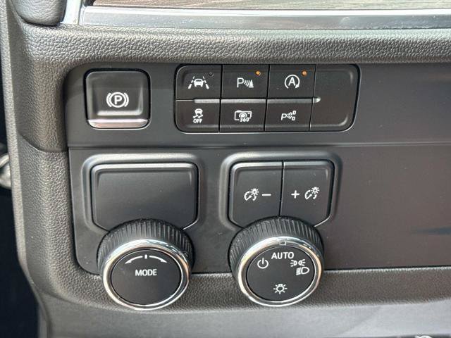 Used 2025 Chevrolet Tahoe LT RWD image 16