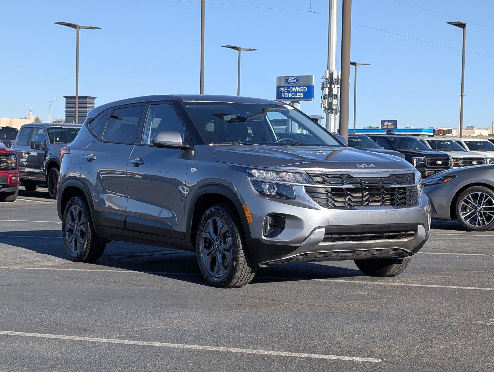 Used 2026 Kia Seltos LX AWD/4WD image 4