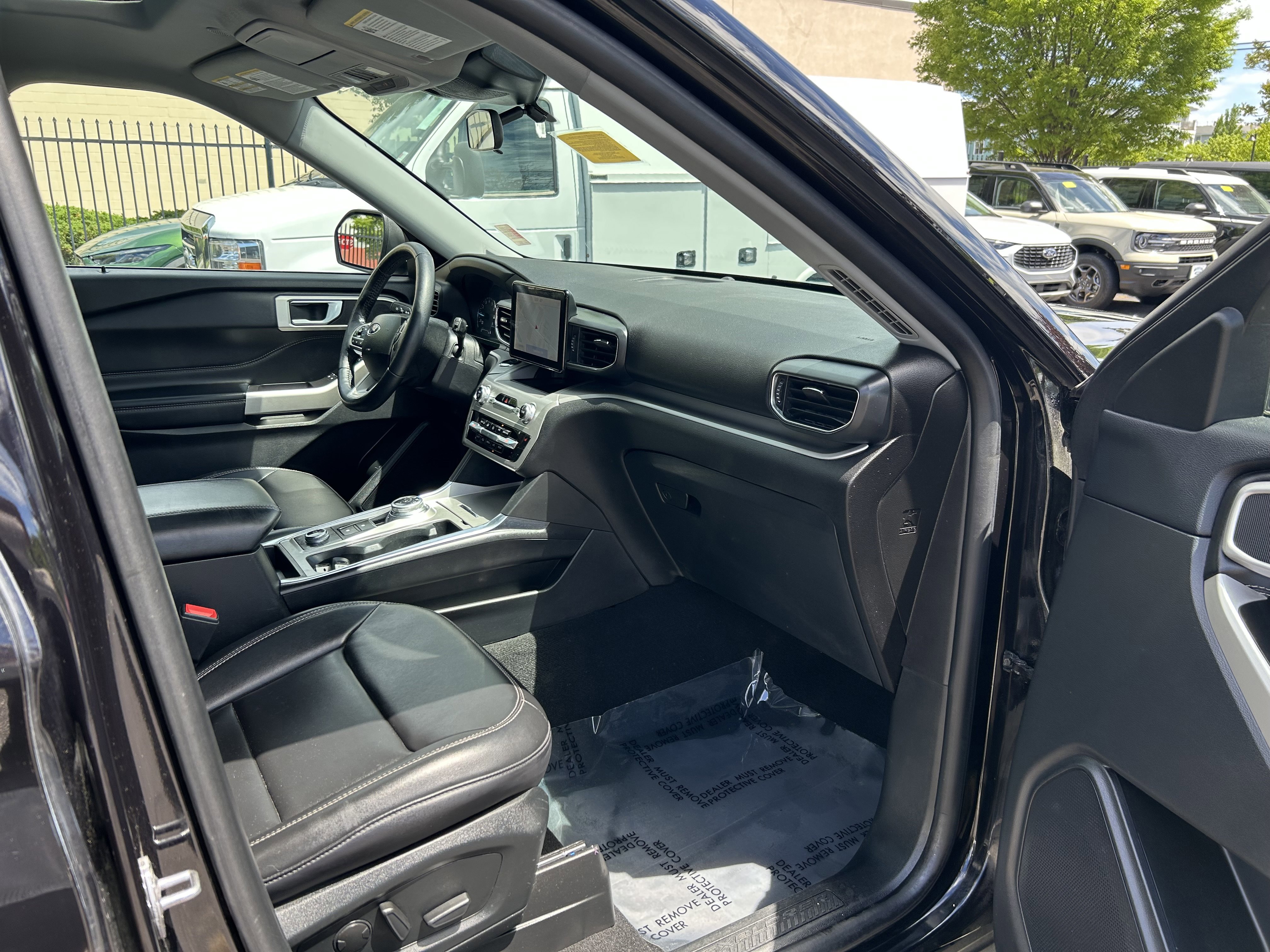 Certified 2022 Ford Explorer XLT w/ Equipment Group 202A image 9