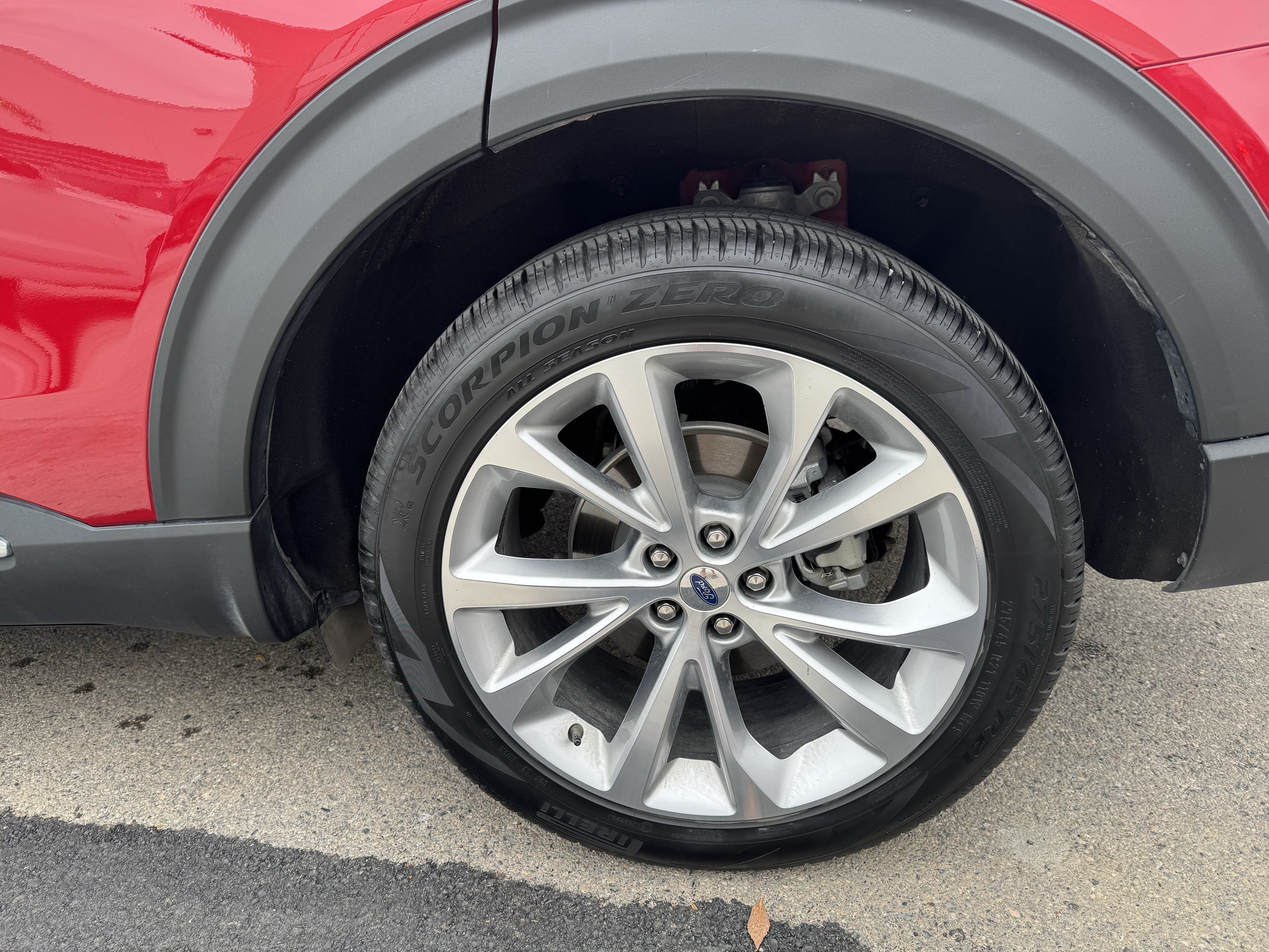 Certified 2022 Ford Explorer Platinum w/ Equipment Group 601A AWD/4WD image 9