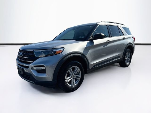 Certified 2021 Ford Explorer XLT w/ Equipment Group 202A AWD/4WD image 4